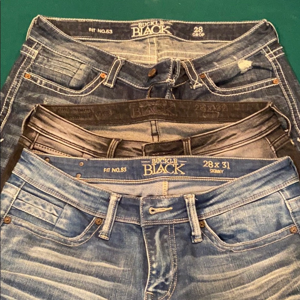 Buckle Black size 28, 2 skinny and 1 crop.